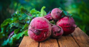 Rote Beete und Karotten in der Pferdefütterung